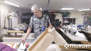 Как поменять обивку кухонного уголка своими руками. А ни как, просто нужно пригласить мастера.