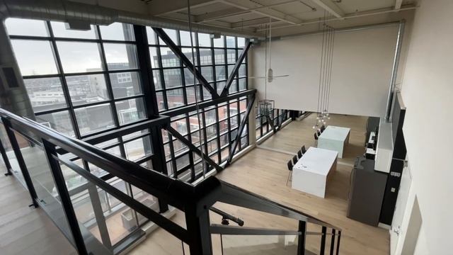 Touring a $2,250,000 Toronto Warehouse Loft смотреть онлайн