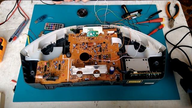 Встраиваем mp3 Плеер (модуль) Bluetooth 12Вольт JQ-D015BT в CD-магнитолу Panasonic RX-ES25 смотреть онлайн