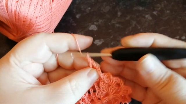 Вяжем крючком//МК салфетки "Перо Жар-птицы"//2-я часть смотреть онлайн