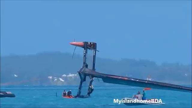 AC 35 Update April 8 2017 Pt 7 Oracle Team USA Capsizes смотреть онлайн