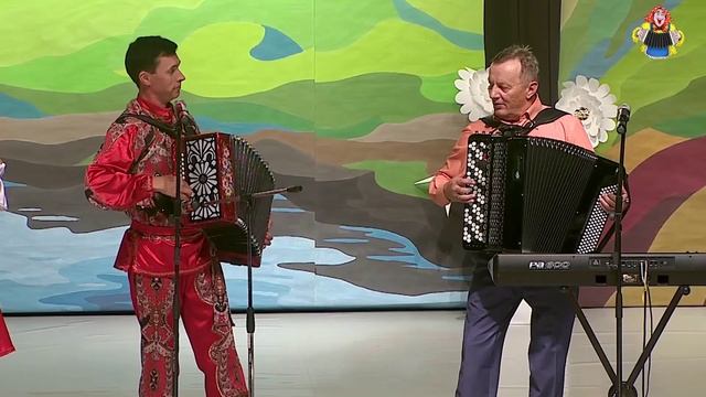 "АХ НОЧЬ, ГОЛУБАЯ НОЧЬ" поёт ансамбль "Калина в гостях у "Митрофановны" (романс Пензенской области) смотреть онлайн