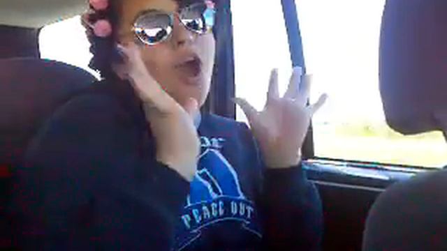 Pili aka Doña Florinda Singing "INTENTALO" смотреть онлайн