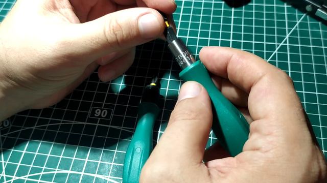 Российская EDC отвертка с магнитом и кольцом смотреть онлайн