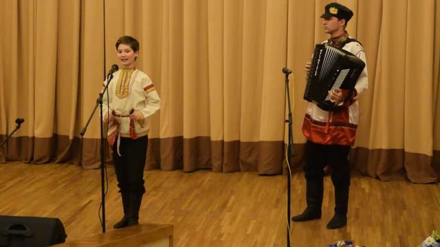 Никита Середин "Я на камушке сижу" смотреть онлайн