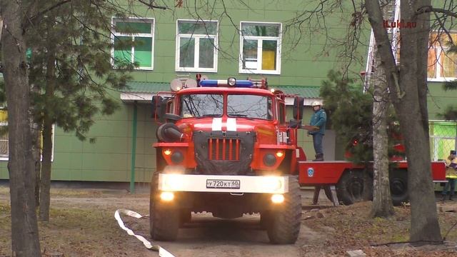 В Велики Луках прошли учения МЧС смотреть онлайн