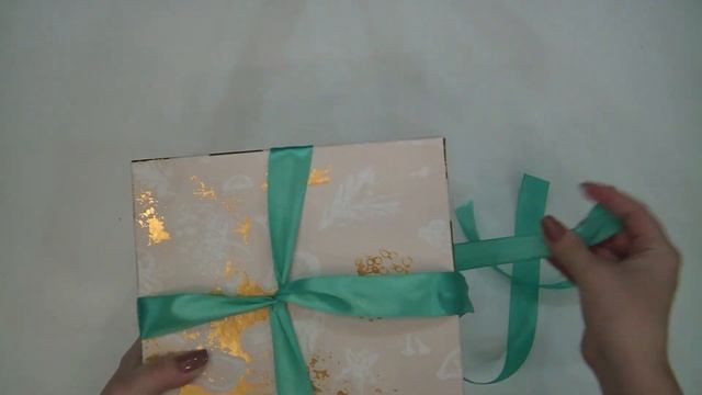 Как быстро и легко завязать красивый бант на подарочной коробке? смотреть онлайн