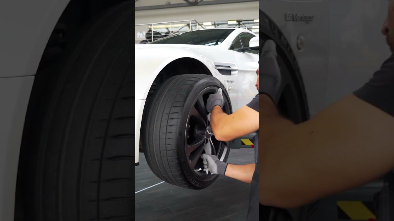 Aston Martin Vantage V12 - подготовка к сезону #shorts смотреть онлайн