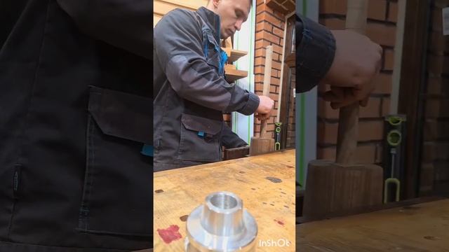 Винт тисков из дерева. Аутентичные тиски. смотреть онлайн