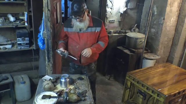 Про пневмо-краскопульты. Сравниваю два краскопульта с верхним бачком и нижним бачком. смотреть онлайн