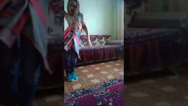 Индийский танец, прикол смотреть онлайн