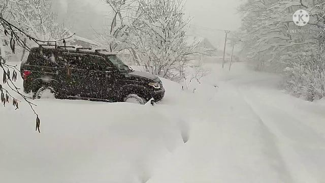 Оффроуд на УАЗ Патриот по безумному снегу в метр глубиной. Пробиваемся в гору без блокировок! смотреть онлайн