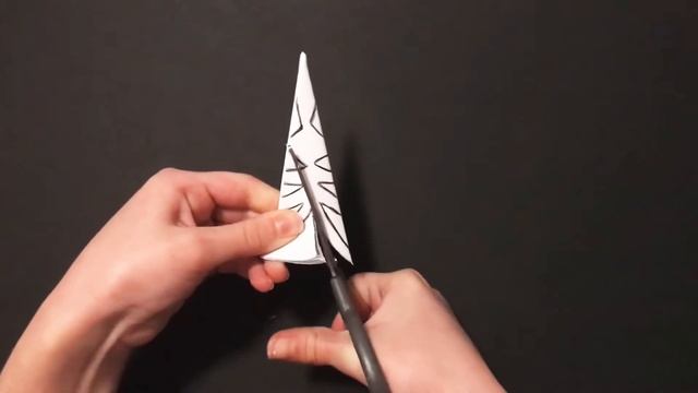 Как вырезать красивую СНЕЖИНКУ из Бумаги А4 Своими руками / How to cut a snowflake смотреть онлайн