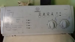 Стиральная машинка Индезит WITP83 cвертикальной загрузкой по...