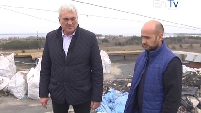 В Энергодаре начался капитальный ремонт кровли на Центральной, 16 смотреть онлайн