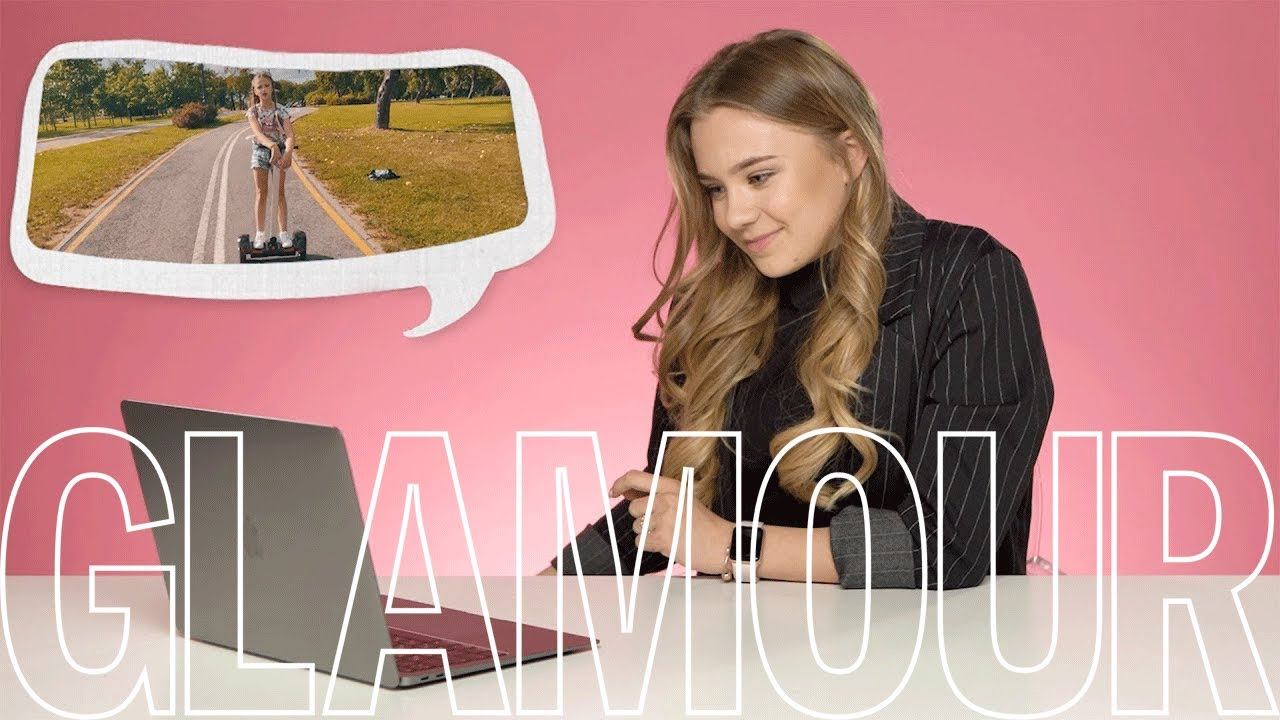 Катя Адушкина смотрит каверы на свои песни смотреть онлайн