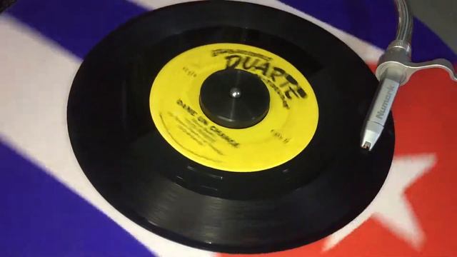 DAME UN CHANCE-TATA RAMOS con Ernesto Duarte y su Orquesta45RPM🇨🇺 смотреть онлайн
