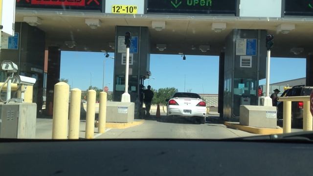 Border Crossing From Ciudad Juarez to El Paso - Interview with Officer смотреть онлайн
