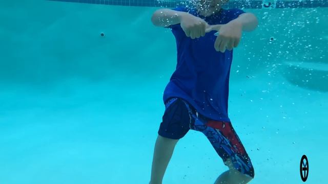 Apple Iphone 8 / 8 plus Underwater Pool Testing The IP67 Water Resistance смотреть онлайн