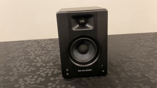 M-Audio BX3 and BX4 Multimedia Reference Monitor Speakers Review смотреть онлайн
