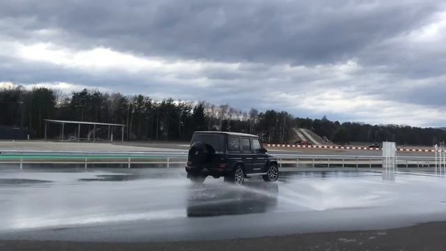 G Class Experience Center смотреть онлайн