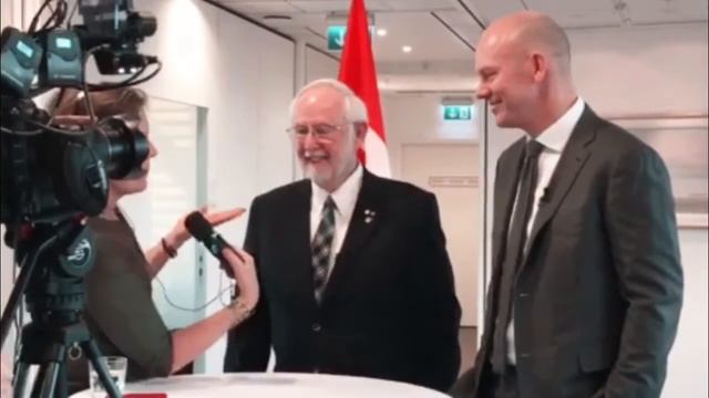 Dr. Art McDonald with Mats Sundin -- interview with Lena Nordlund смотреть онлайн
