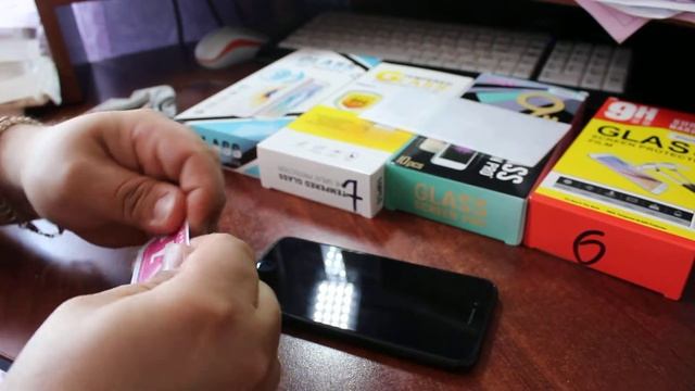 Как наклеить защитное стекло без пузырей смотреть онлайн
