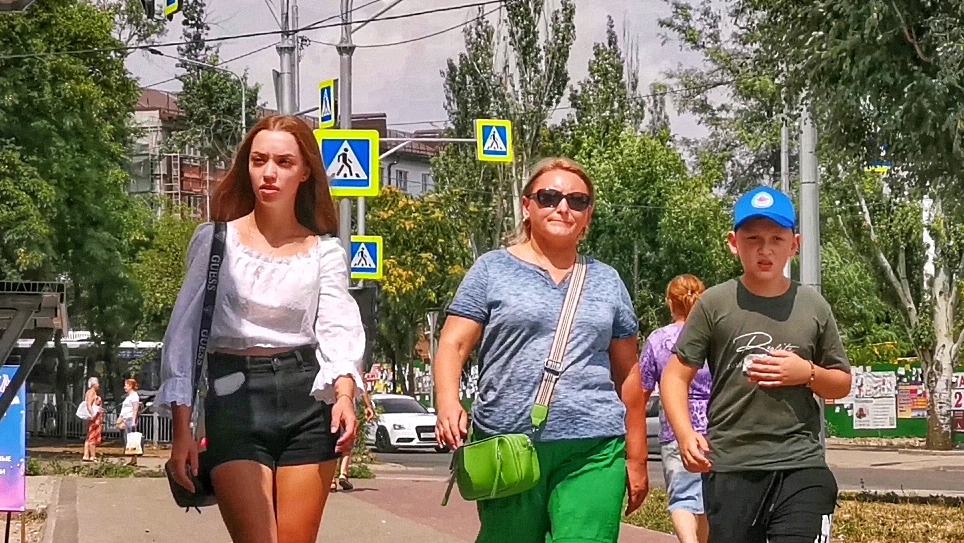 Мариуполь Жители Приезжают посмотреть на НОВЫЙ город сегодня смотреть онлайн