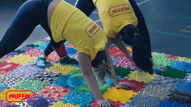 MUFFIK's Game: TWISTER смотреть онлайн