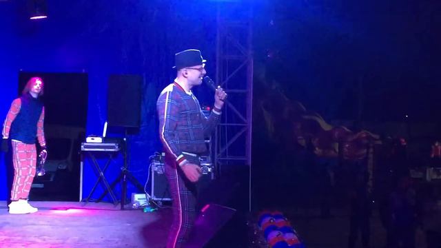 Я то, что надо. Шоу-оркестр Street Band, Анна Смолькова, Александр Котенко смотреть онлайн