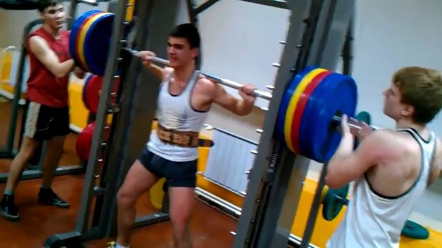 200кг. Частичный присед. смотреть онлайн