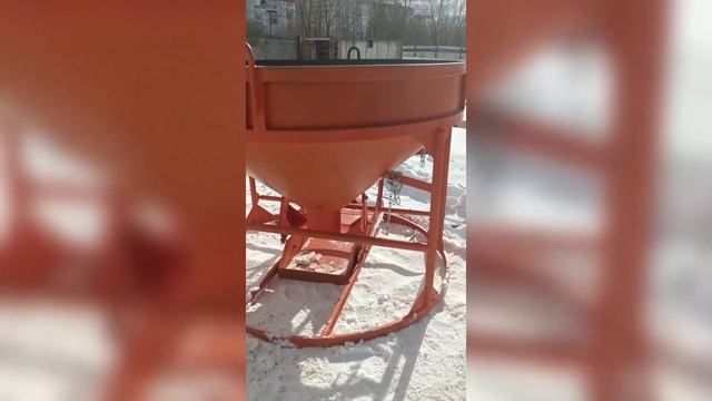 Бадья для подачи бетона БН 1,5Н низкая, лоток смотреть онлайн