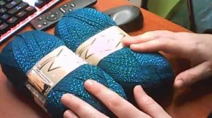 Результат вязания пряжи с люрексом на вязальной машине.