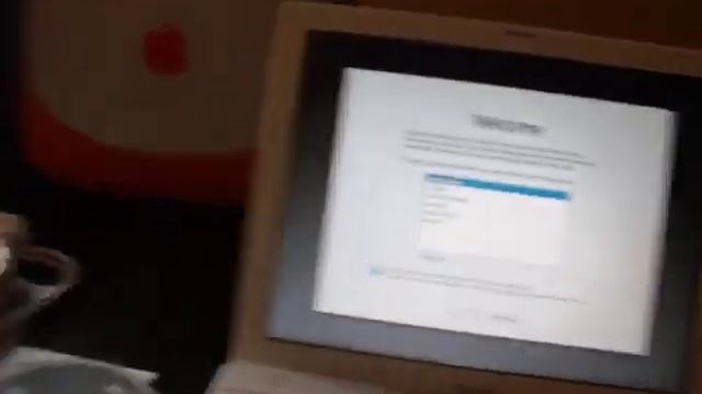 Unboxing of A Brand New, Never Used Mid-2005 iBook G4!!! смотреть онлайн