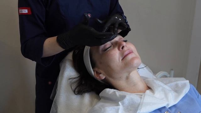 Особенности ухода за возрастной кожей на примере инновационной косметики HAPPY DEW Intensive Care смотреть онлайн