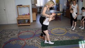 занятие с детьми по адаптивной физкультуре