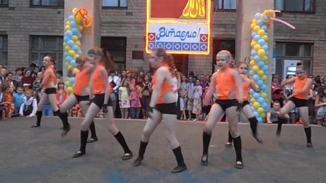 День района Выступление средней группы эстрадно спортивного танца Экстрим смотреть онлайн