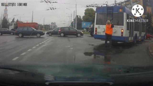 БРЕСТ. ПОДБОРКА ТРОЛЛЕЙБУСОВ, СЛЕТЕВШИЕ С ПРОВОДОВ