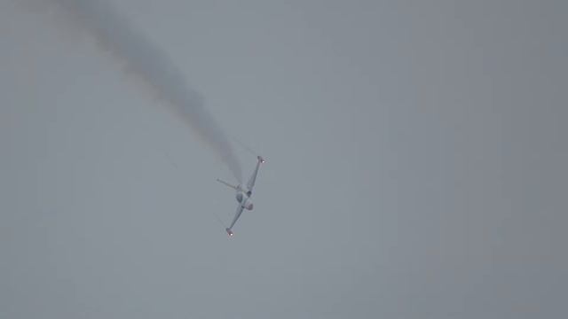 Incredible Powerful Aerobatic Show Turkish Stars Leeuwarden AB 2016 смотреть онлайн