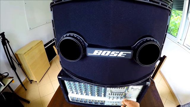 Testing 2 Bose 802 speakers and a Phonic Powerpod 740. Filmed with GOPRO HERO 4 "No stabilisation. смотреть онлайн