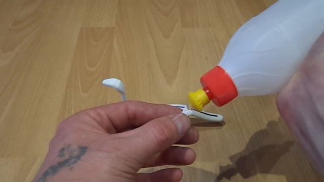 Что можно сделать из зубной щётки. Фигурка. Миниатюрный дракон. Поделки своими руками. смотреть онлайн