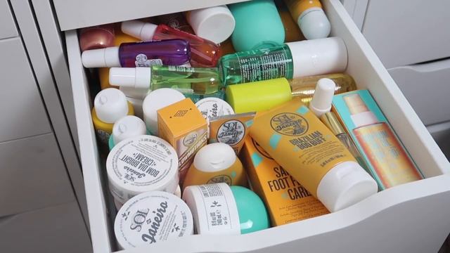 DECLUTTERING & DOWNSIZING My Beauty Products! | Paige Koren