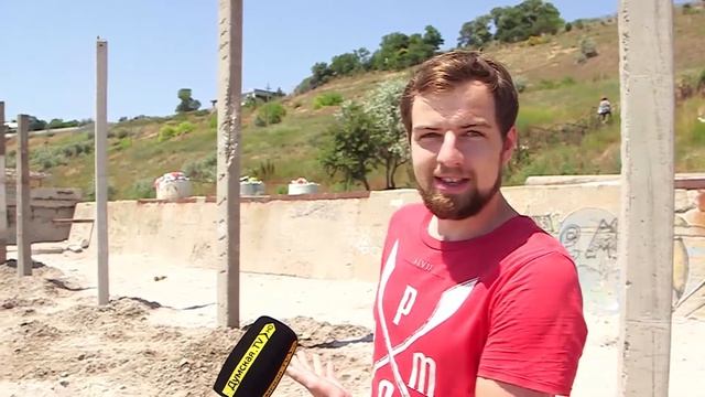 Электрические опоры на монастырском пляже смотреть онлайн