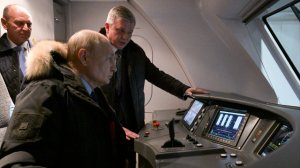 Путешествие из Петербурга в Москву: Путину показали новый скоростной поезд для ВСМ