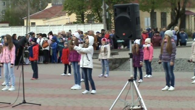 Дети всей ЗЕМЛИ  День победы 2017  Мария Дударь и студия ЛИРА