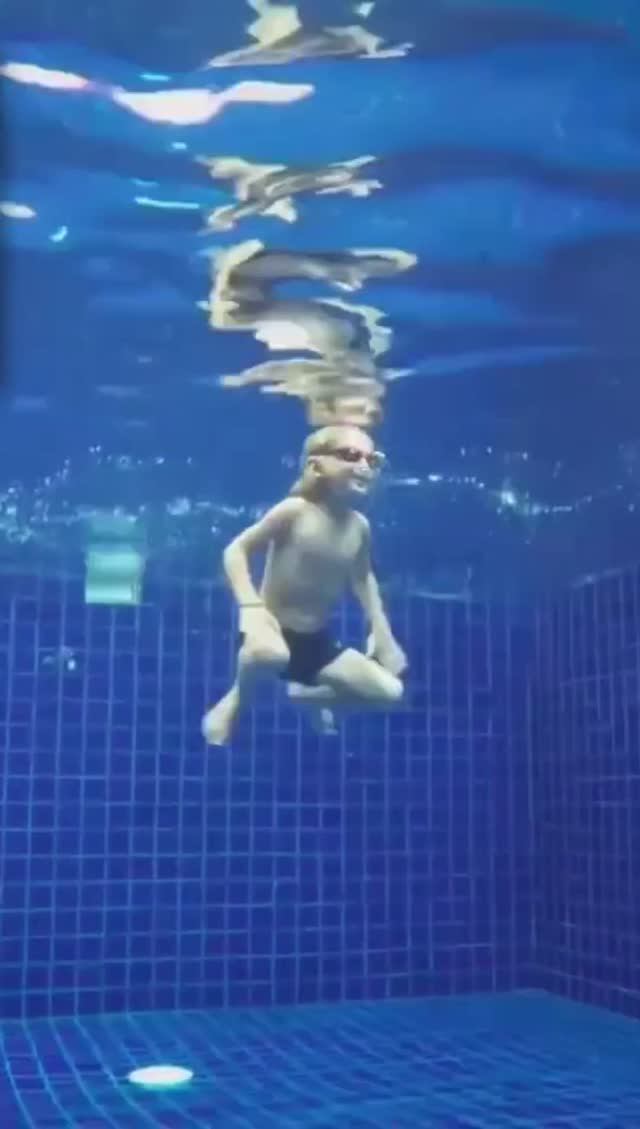 Научите ребёнка нырять и плавать! смотреть онлайн