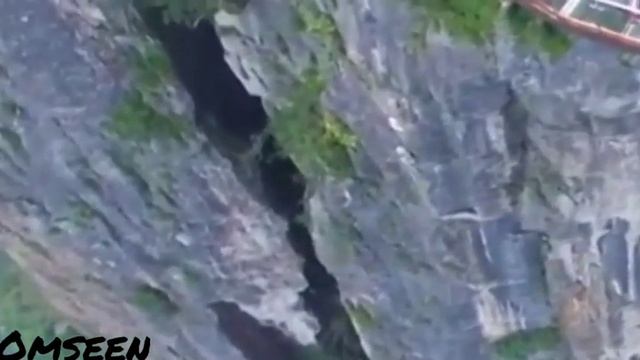 World most dangerous hiking trail on mountains huashan china ?? смотреть онлайн