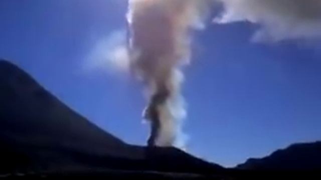 Fogo Volcano Erupts смотреть онлайн