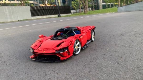 Building a motorized masterpiece: LEGO Technic 42143 Ferrari Daytona SP3 with BuWizz Motors