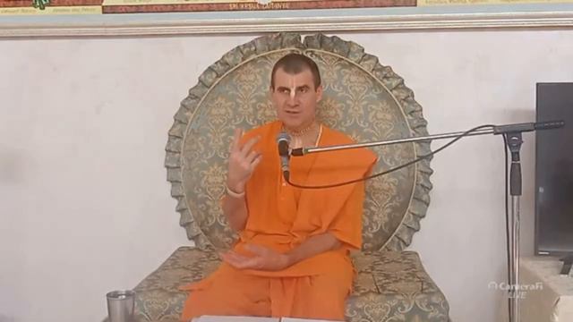 Имя Кришны открывается по милости Радхарани. Вальмики дас смотреть онлайн